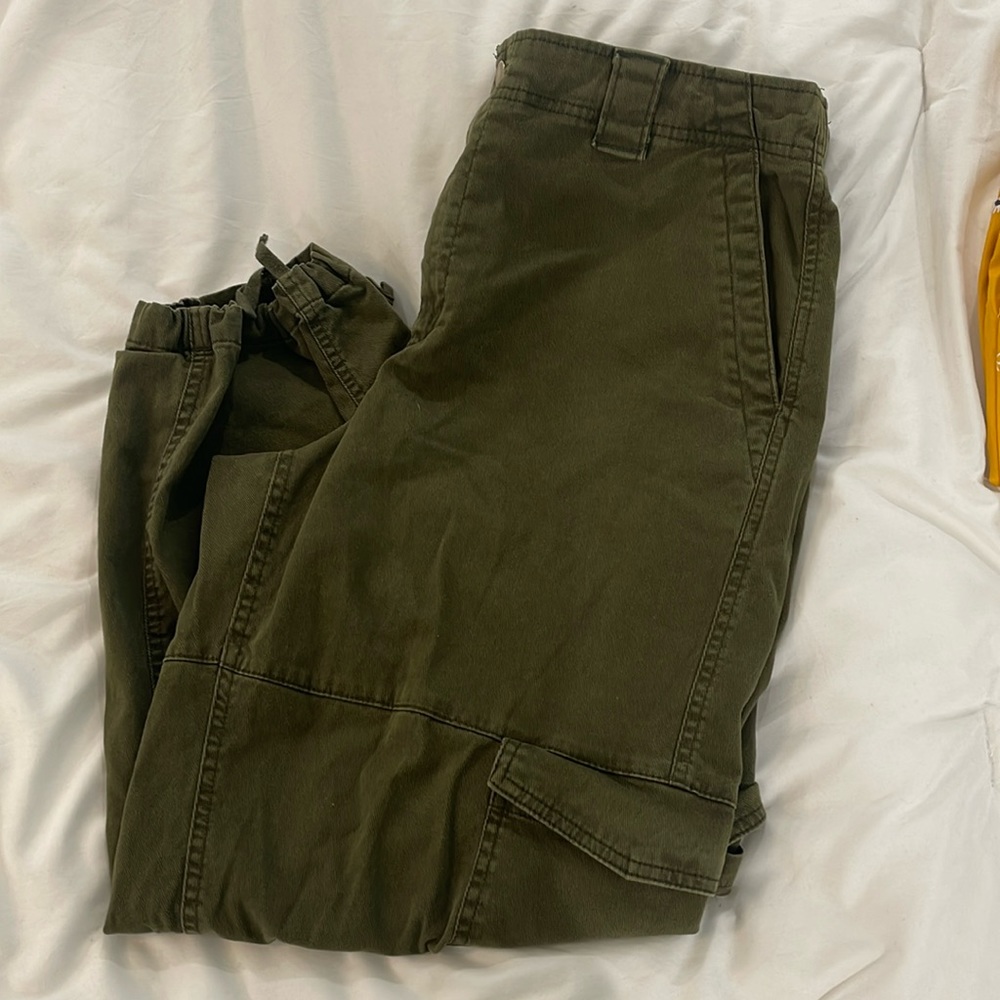 Women’s High Waisted Cargo Pants
